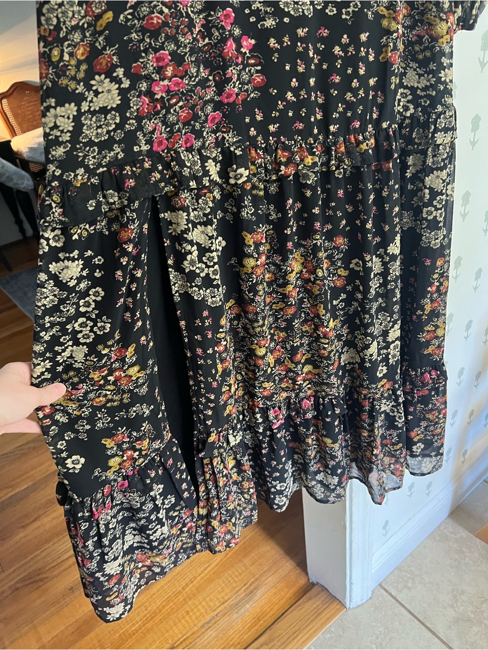 Shop Henly Baevely long sleeve maxi dress black florals - Picture 7 of 10